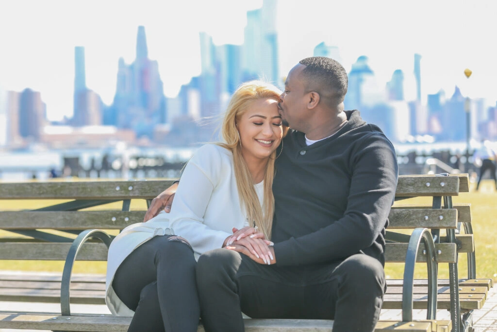 Engagement scenic couple